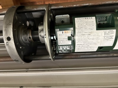 車庫　電動シャッター　開閉機交換工事