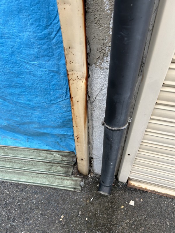 車庫　手動シャッター　交換工事