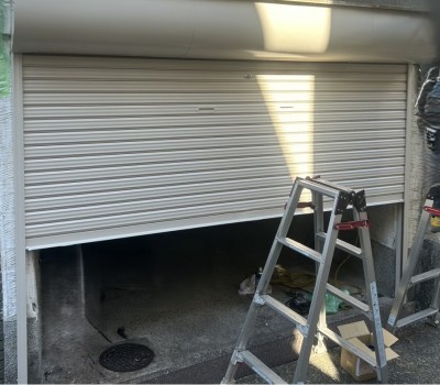 車庫　手動シャッター交換