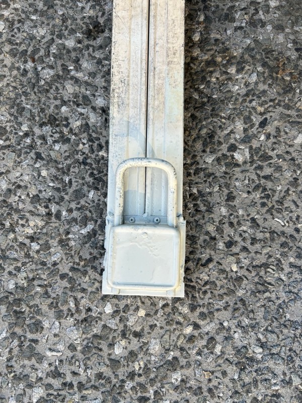 店舗　手動シャッター　中柱修理