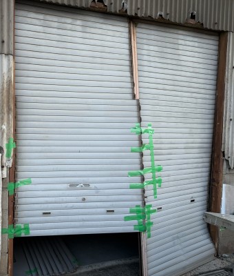 倉庫　手動シャッター　交換工事