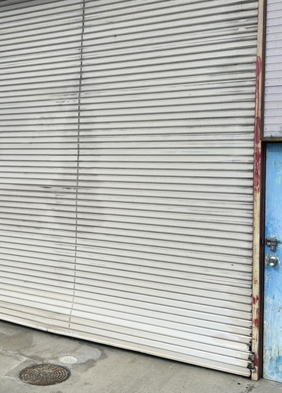 車庫　電動シャッター　スラット脱線復旧作業