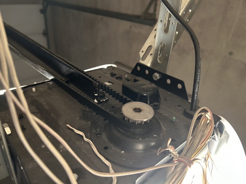 車庫　電動オーバードアシャッター　ギア・ベルト交換