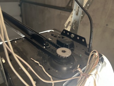 車庫　電動オーバードアシャッター　ギア・ベルト交換